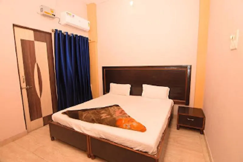 Hotel Assi River 바라나시 3*,